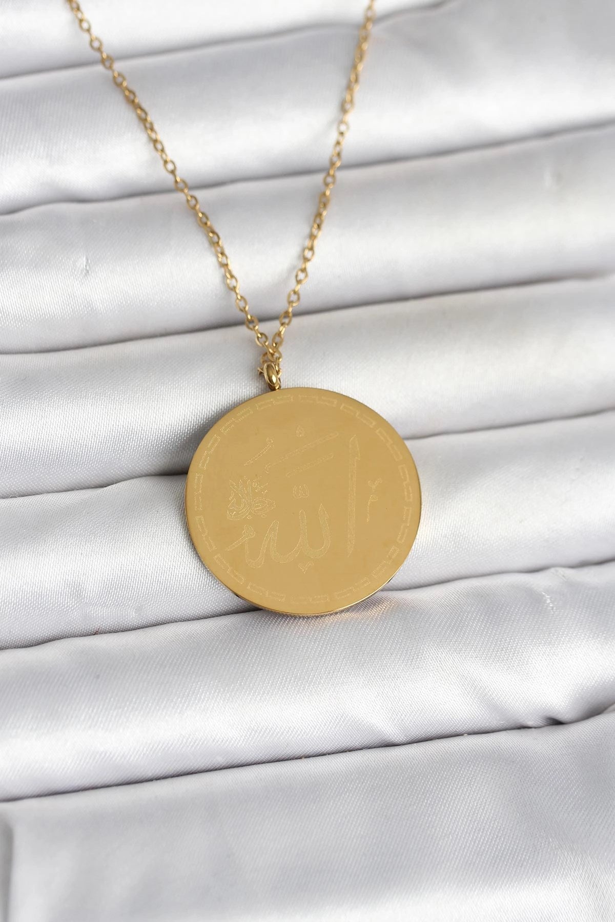 Mey İthalat® 316L Çelik Gold Renk Ayetel Kürsi ve Allah Yazılı Kolye