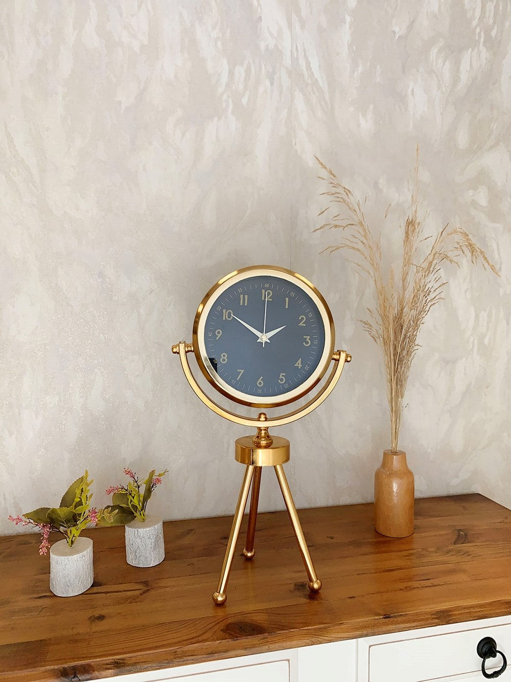 Gold Metal Mini Tripod Tokyo Masa Saati 45×26 cm