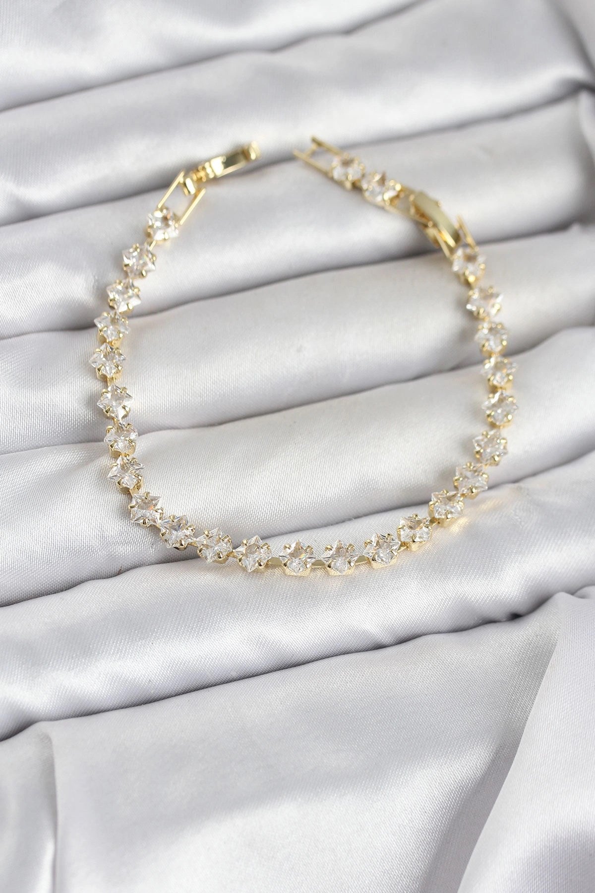 Mey İthalat® Kare Zirkon Taşlı Gold Renk Pirinç Su Yolu Kadın Bileklik