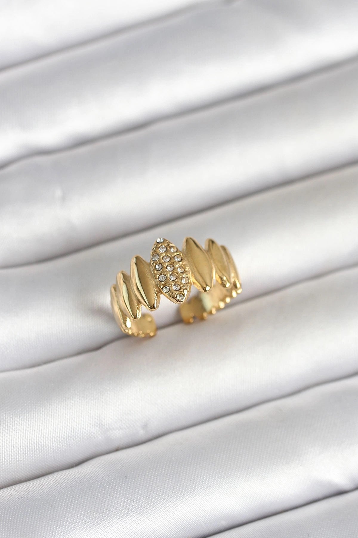 Mey İthalat® 316L Çelik Gold Renk Zirkon Taşlı Vintage Model Kadın Yüzük