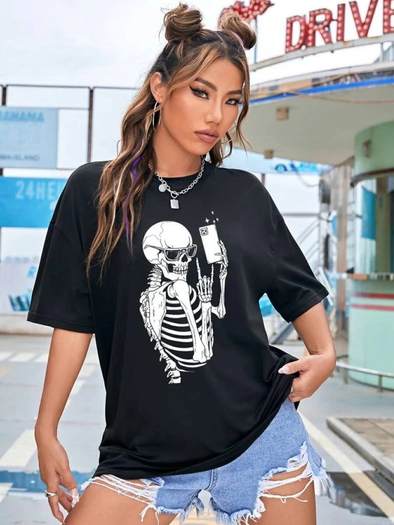 تيشيرت نسائي مطبوع - أسود