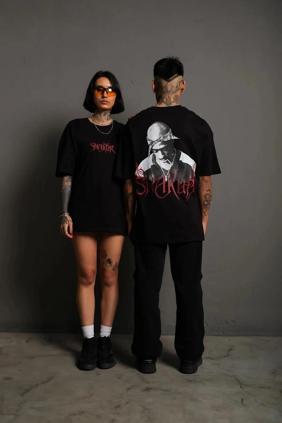 Erkek Oversize Tişört - Beyaz 24/1 Penye Kumaş, Bisiklet Yaka, Ön & Arka Baskılı, Streetwear Tarzı Rahat Büyük Kalıp T-Shirt - Siyah