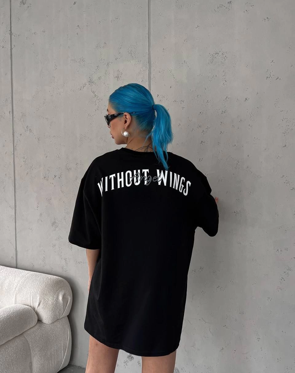 تيشيرت بياقة مستديرة مطبوع بقصة فضفاضة للجنسين - أسود