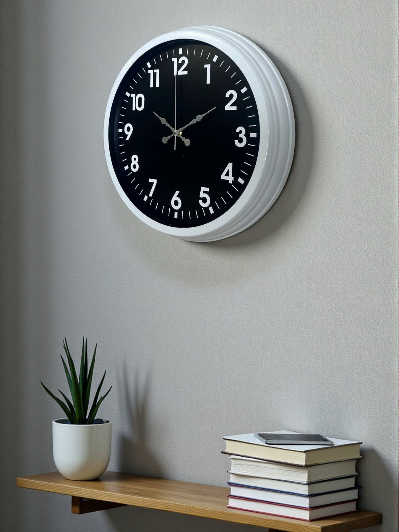 White Pure Contrast 40 Cm Metal Duvar Saati