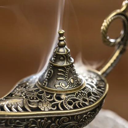 مبخرة بتصميم المصباح السحري