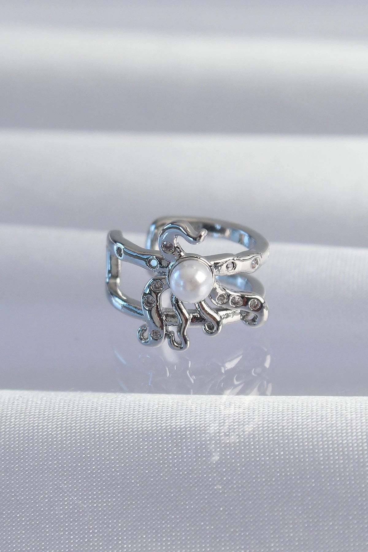 Mey İthalat® Pirinç Gümüş Renk İncili Ahtapot Earcuff Küpe