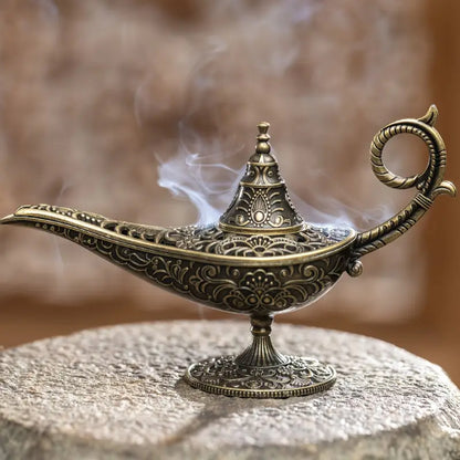 مبخرة بتصميم المصباح السحري
