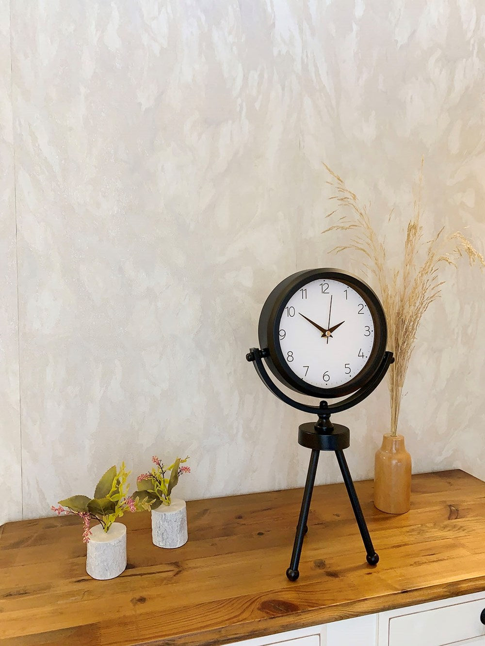 Siyah Metal Mini Tripod Zarif Masa Saati 45×26 cm