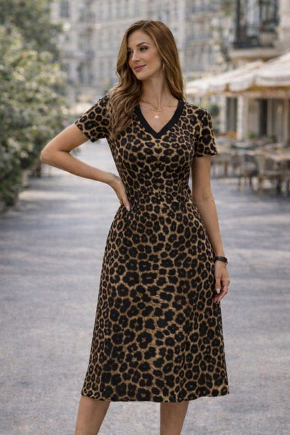 Kadın Kısa Kollu V Yakalı Leopar Desenli Kısa Süprem Elbise