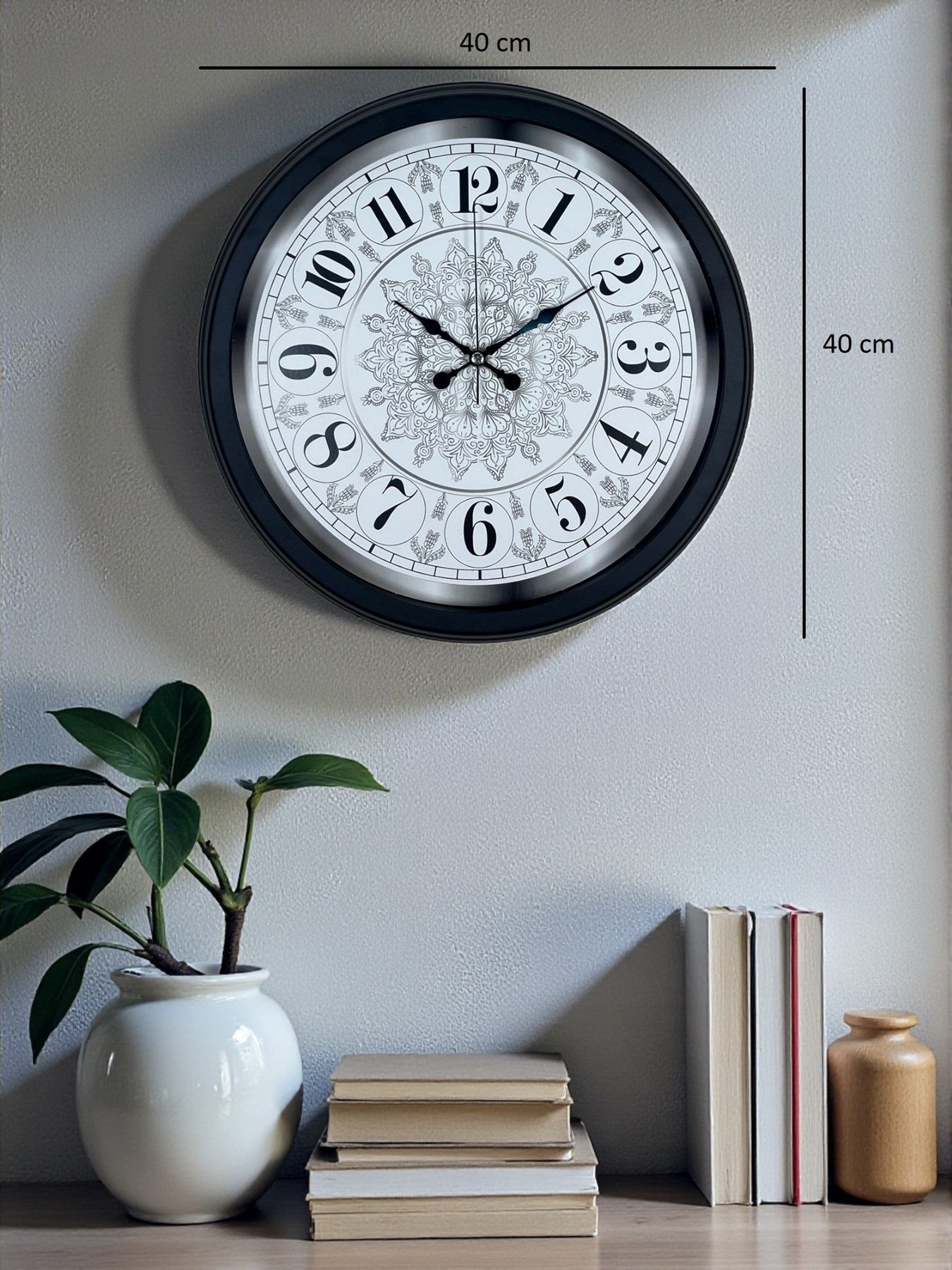 Şaheser Tasarım Zarif Desenli 40 cm Metal Duvar Saati