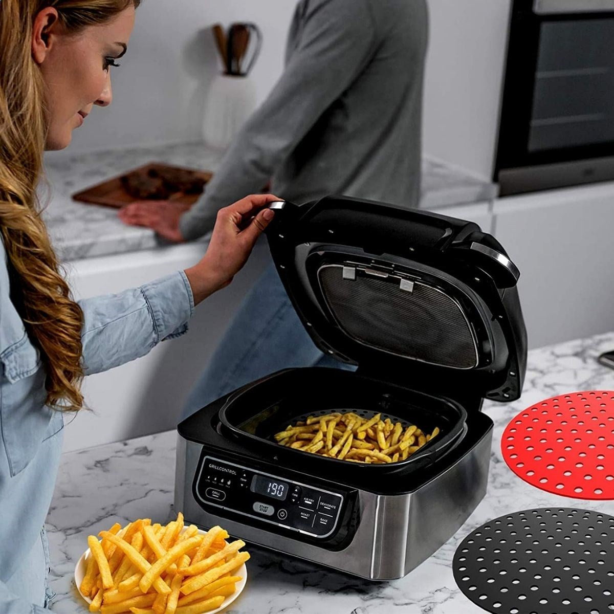 Starixa® Siyah Isıya Dayanıklı Yıkanılabilir Silikon Fırın Ve Airfryer Yuvarlak Model Pişirme Matı 20 Cm