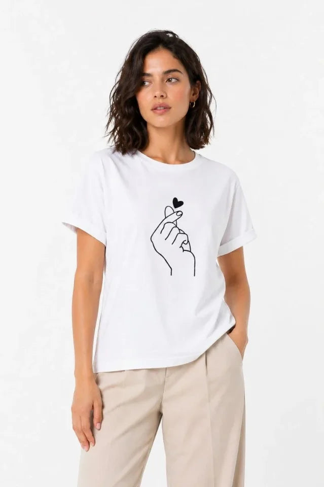 Kore Parmak Kalp Aşk Temalı Minimal Baskılı Tişört Yazlık Kısa Kol T-Shirt  - Beyaz