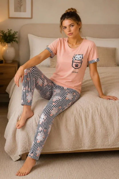 Pamuklu Penye Kedi Baskılı Kısa Kollu Bisiklet Yaka Çizgili Pijama Takımı - Pudra