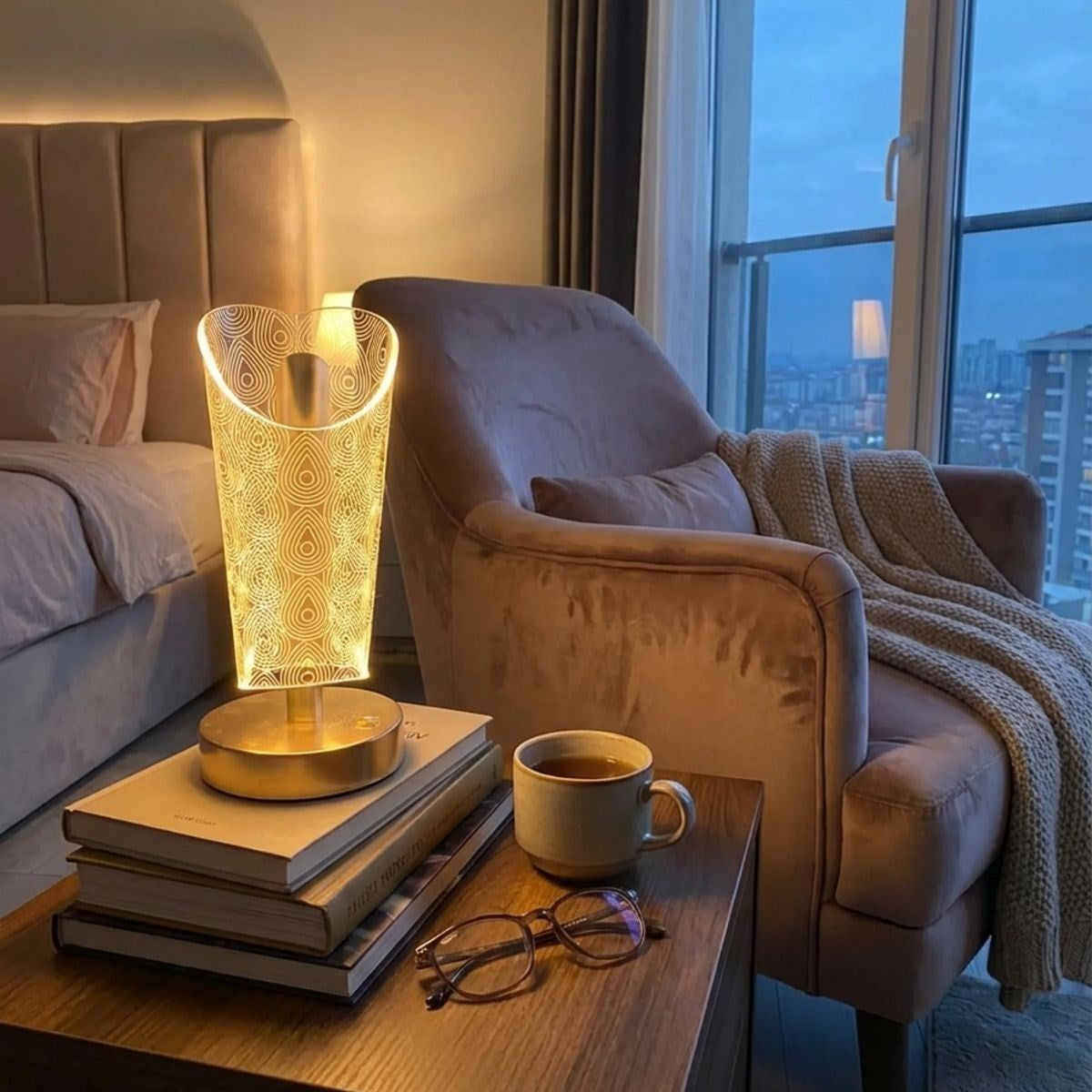 Açık Silindirik Kristal Damla Model LED Masa Lambası - Gold Tabanlı, Dokunmatik, 3 Renk Işık Modlu, Şarjlı Modern Dekoratif Gece Lambası (5347)