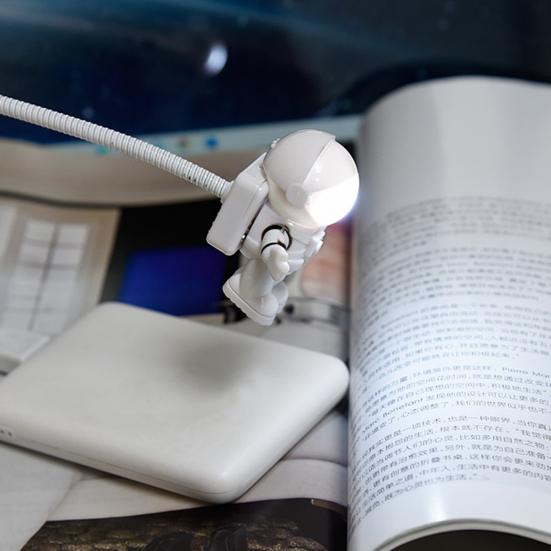 ضوء ليلي USB رائد الفضاء