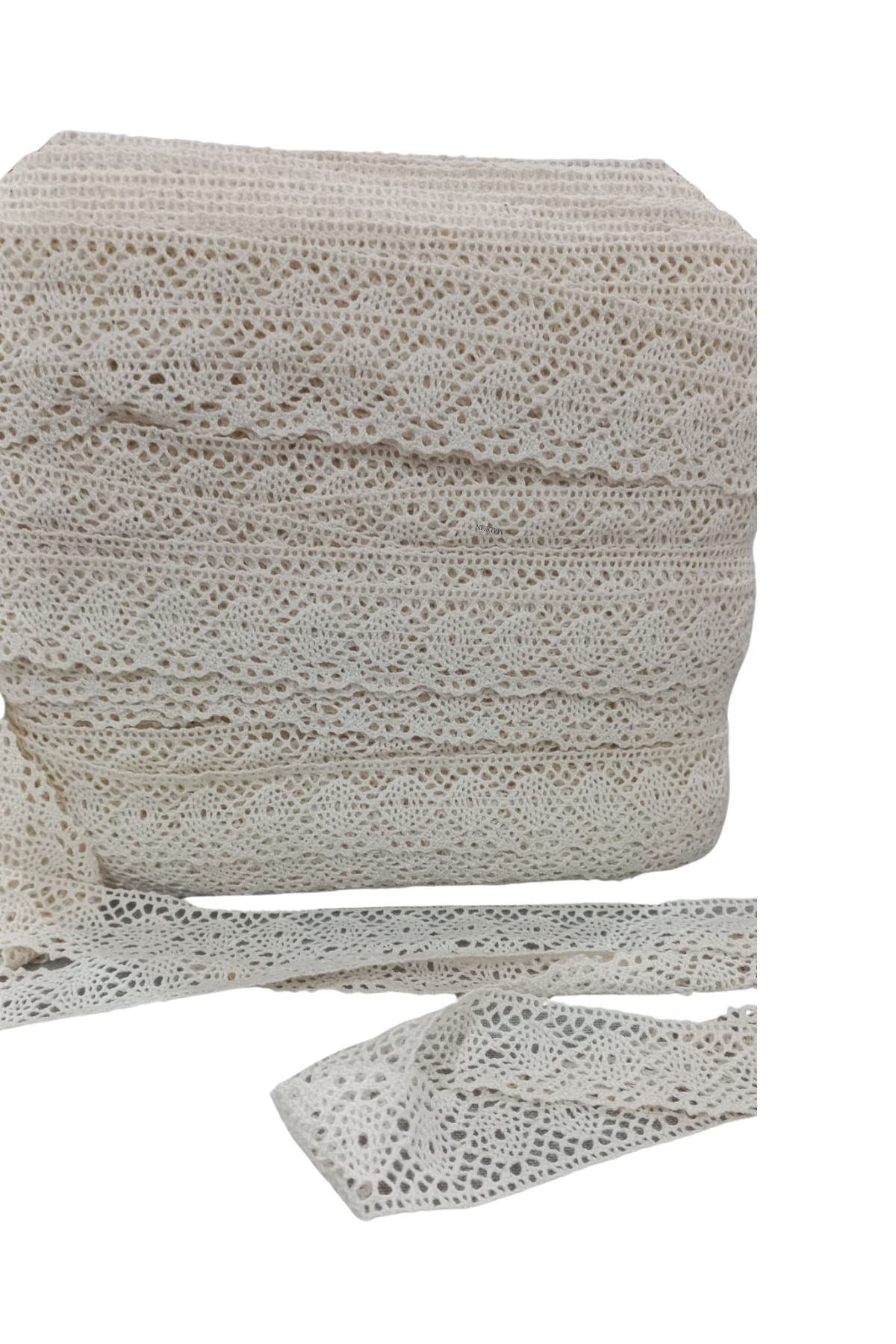 كوباناكي دانتيل 4 سم كريمي 1 متر