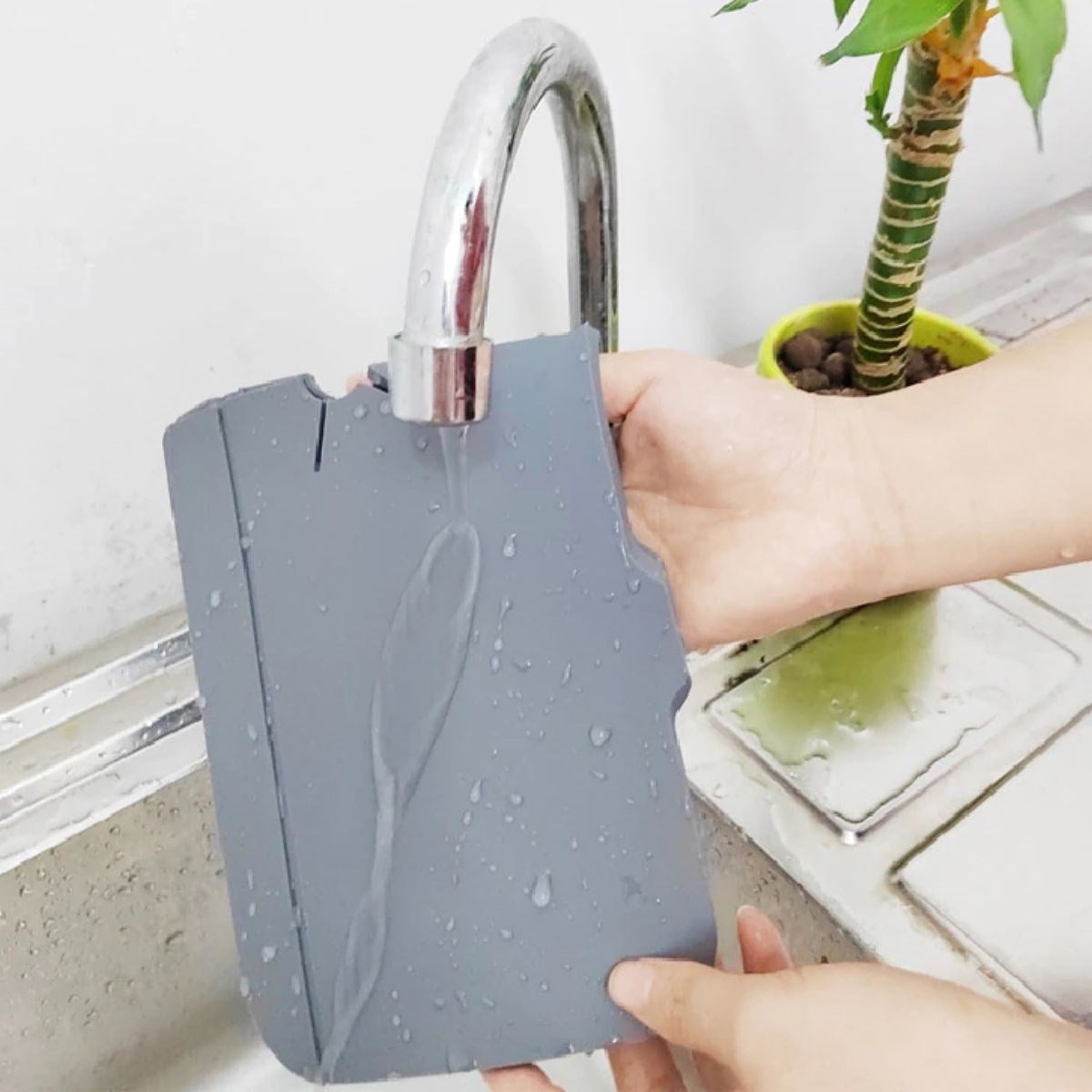 Starixa® Lavabo İçin Silikon Esnek Mat Musluk Sapı Damlama Tutucu Raf Mutfak Tezgahı Sıçrama Koruma