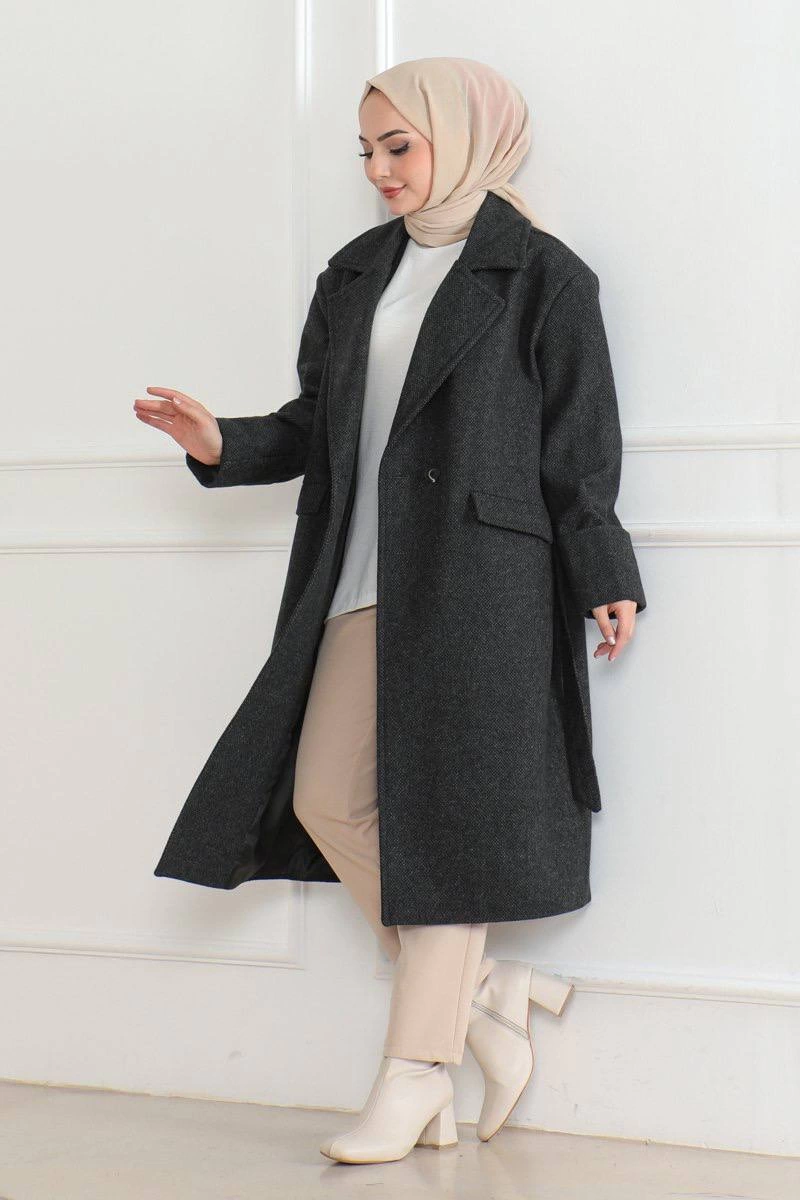 Kadın Kaşe Kaban - Uzun Boy 115 cm Kruvaze Yaka Kuşaklı Astarlı Kışlık Tesettür Kaban, Yünlü Dokuma Kaşmir Kumaş, Cepli Oversize Rahat Kalıp Şık Modern Kaban Mont Modeli (Günlük ve Özel Gün Kombinlerine Uygun) - Siyah