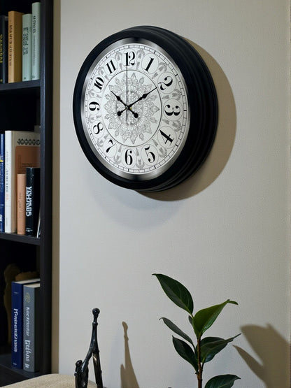 Şaheser Tasarım Zarif Desenli 40 cm Metal Duvar Saati