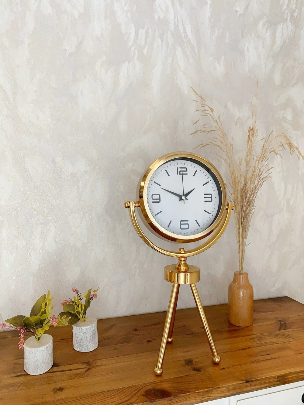 Gold Metal Mini Tripod Modern Masa Saati 45×26 cm - Şık ve Dekoratif Tasarım
