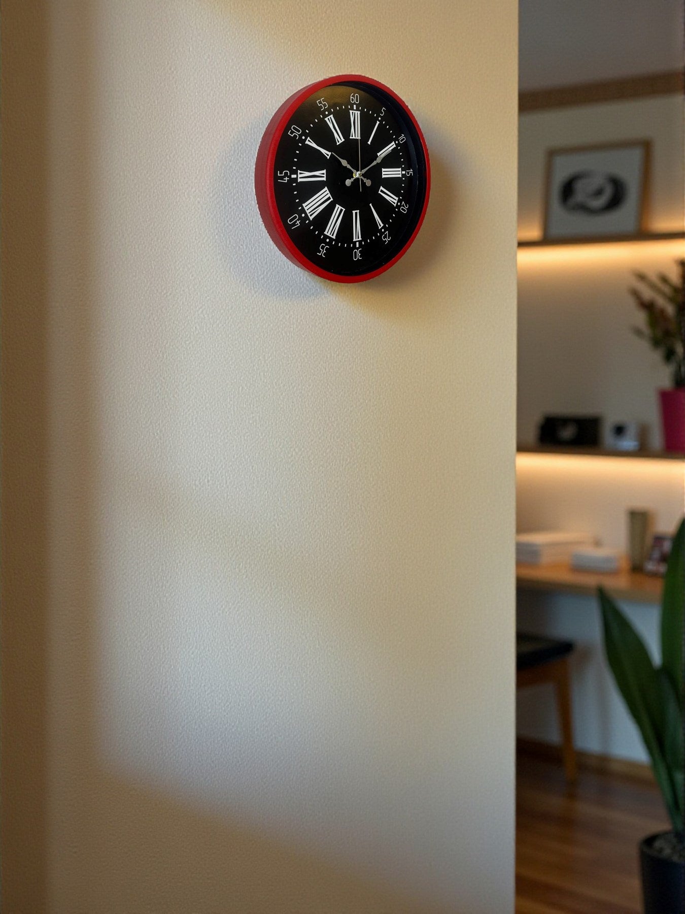 36 Cm Kırmızı Asil Duvar Saati