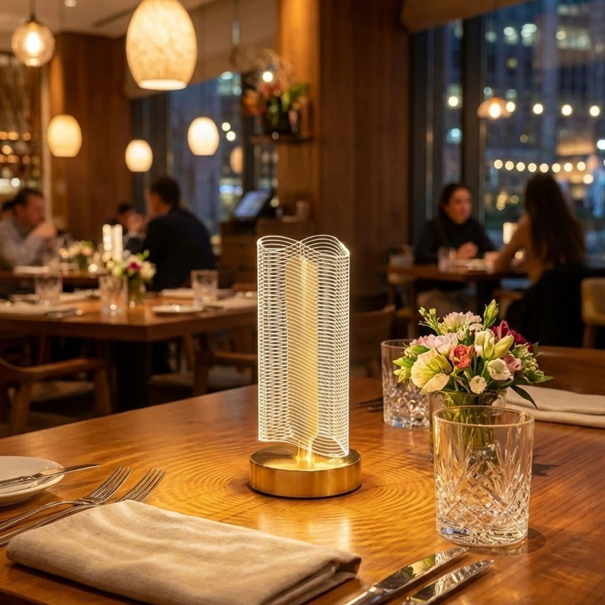 Dalgalı Silindirik Kristal Çizgili Model LED Masa Lambası - Gold Tabanlı, Dokunmatik, 3 Renk Işık Modlu, Şarjlı Modern Dekoratif Gece Lambası (5347)