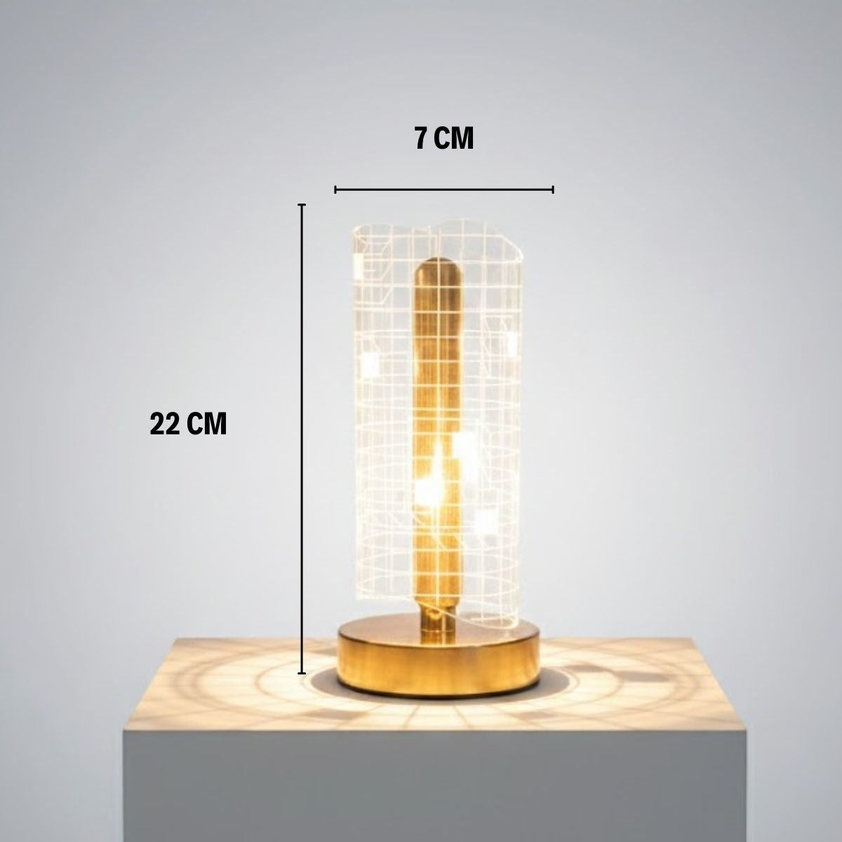 Dalgalı Silindirik Kristal Kareli Model LED Masa Lambası - Gold Tabanlı, Dokunmatik, 3 Renk Işık Modlu, Şarjlı Modern Dekoratif Gece Lambası (5347)
