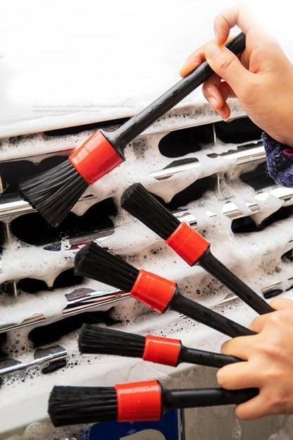Detail Dash Brush مجموعة فُرَش لتنظيف السيارة