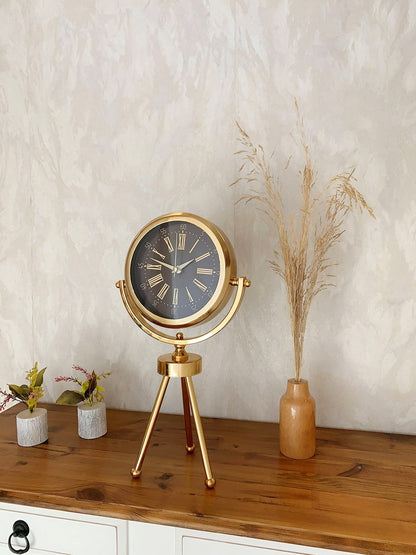 Gold Metal Mini Tripod Zarif Masa Saati 45×26 cm