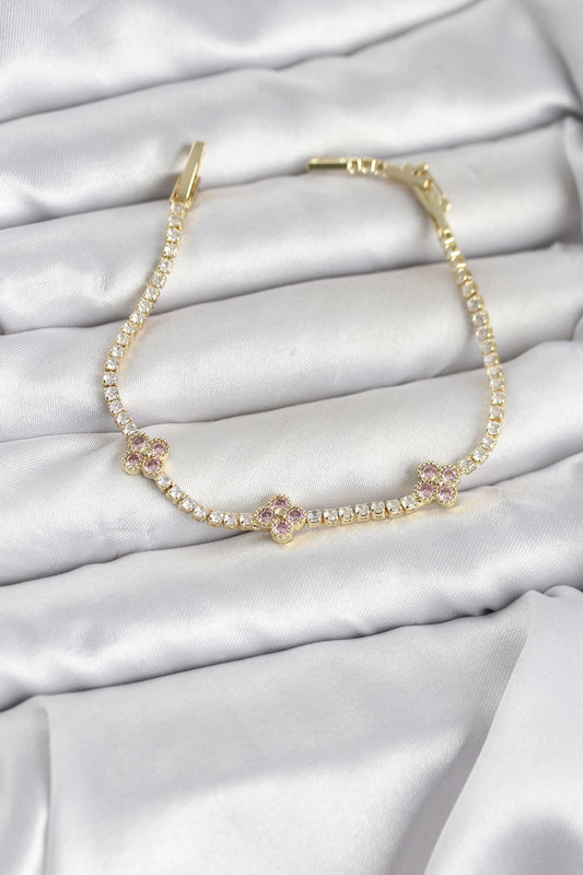 Mey İthalat® Pembe Yonca Detaylı Zirkon Taşlı Gold Renk Pirinç Su Yolu Kadın Bileklik
