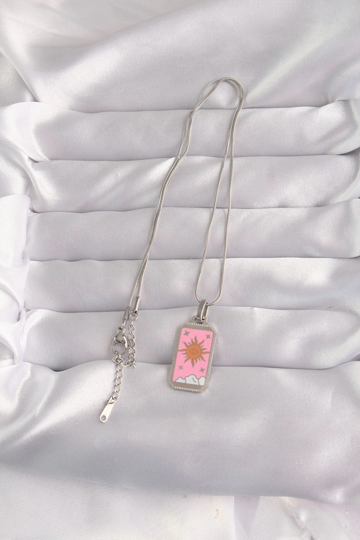 Mey İthalat® 316L Çelik Gümüş Renk Pembe Mineli Güneş Model Tarot Kolye