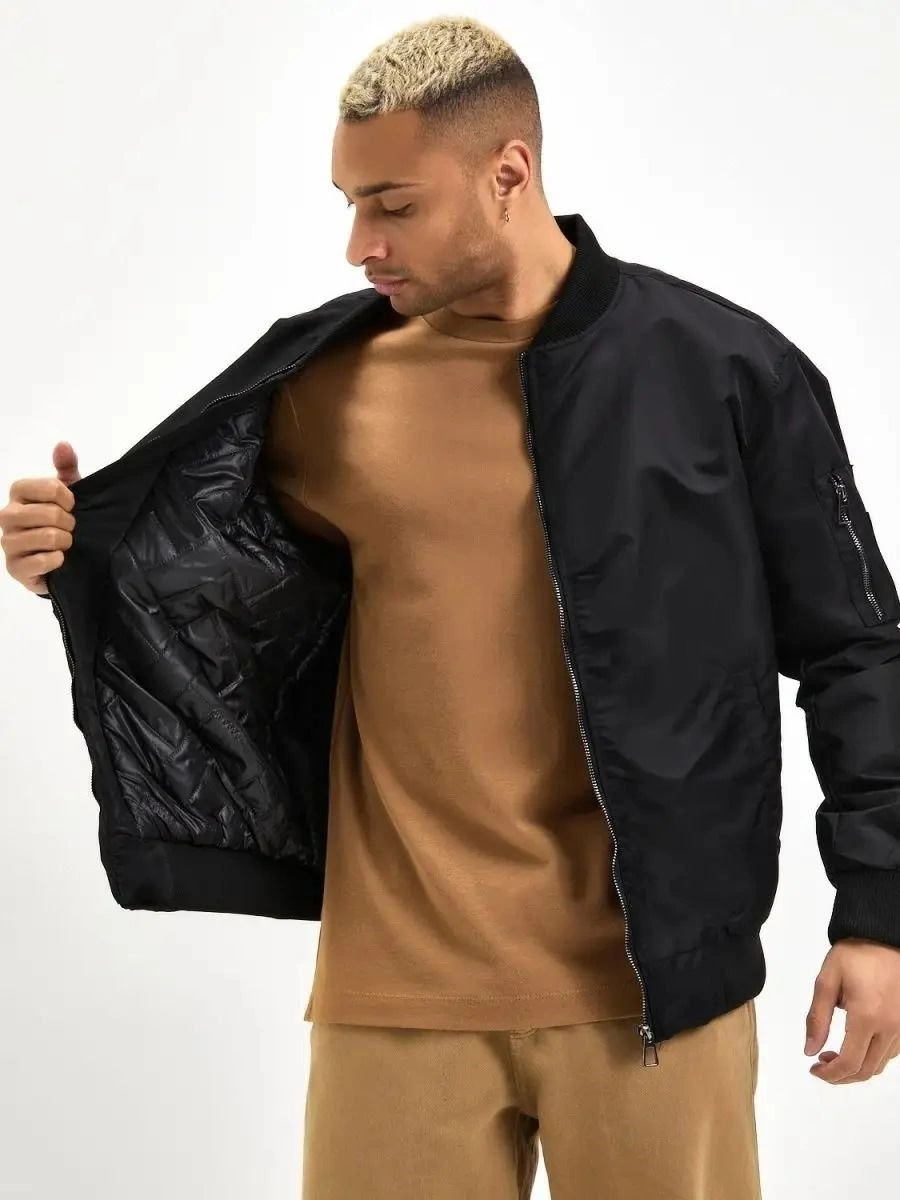 Unisex Siyah Bomber Mont - Su İtici Kumaş, Kapitone Astarlı, Fermuarlı ve Günlük Kullanıma Uygun Ceket- Siyah