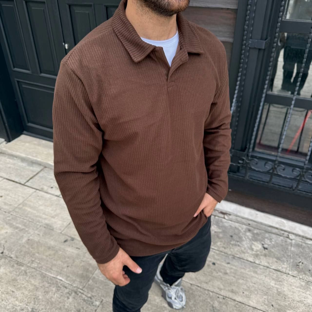 Men's Corduroy Fleece Sweatshirt - Buttonless Polo Collar, Oversize Relaxed Fit, Thick Fleece Fabric, Stylish Casual Top for Winter and Spring - Brown