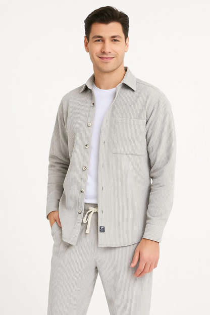 Erkek Kadife Oversize Takım - Gömlek ve Pantolon İkili Set Füme Corduroy Şıklığı, Rahat ve Zarif Duruş Yumuşak Dokulu Kadife Kumaş, Düğmeli Gömlek Üst ve Lastikli Pantolon Alt Parça ile Gün Boyu Konfor- Gri