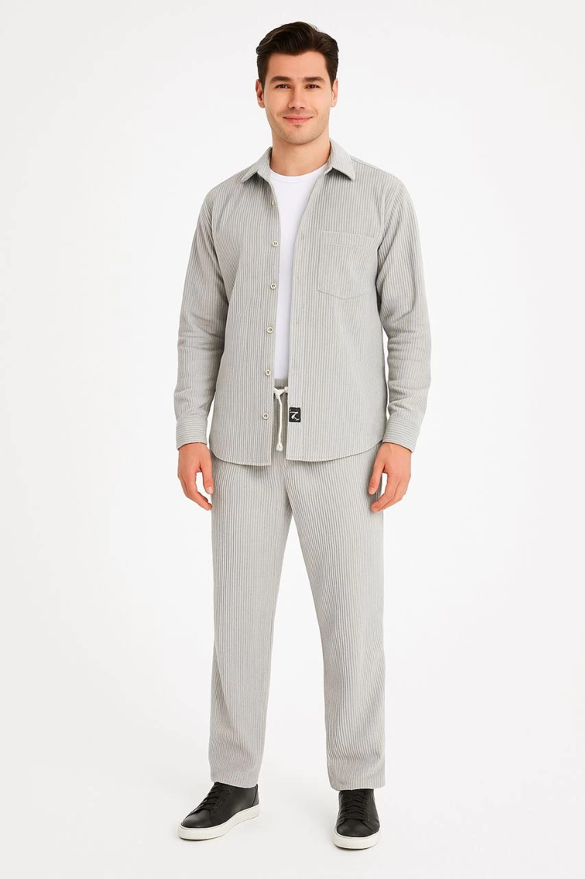 Erkek Kadife Oversize Takım - Gömlek ve Pantolon İkili Set Füme Corduroy Şıklığı, Rahat ve Zarif Duruş Yumuşak Dokulu Kadife Kumaş, Düğmeli Gömlek Üst ve Lastikli Pantolon Alt Parça ile Gün Boyu Konfor- Gri