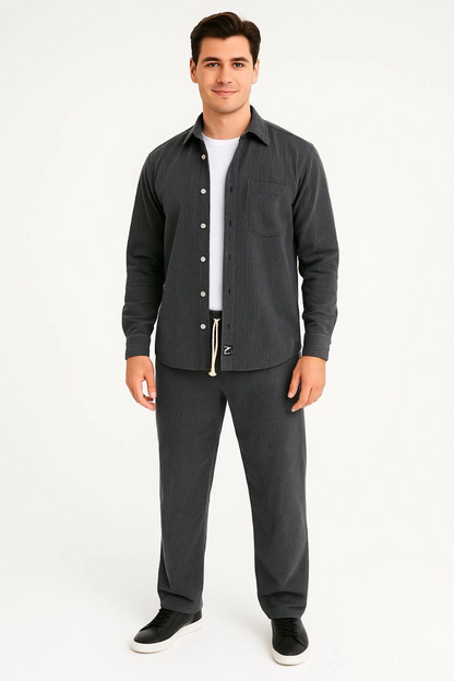Erkek Kadife Oversize Takım - Gömlek ve Pantolon İkili Set Füme Corduroy Şıklığı, Rahat ve Zarif Duruş Yumuşak Dokulu Kadife Kumaş, Düğmeli Gömlek Üst ve Lastikli Pantolon Alt Parça ile Gün Boyu Konfor- Füme