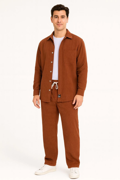 Erkek Kadife Oversize Takım - Gömlek ve Pantolon İkili Set Füme Corduroy Şıklığı, Rahat ve Zarif Duruş Yumuşak Dokulu Kadife Kumaş, Düğmeli Gömlek Üst ve Lastikli Pantolon Alt Parça ile Gün Boyu Konfor- Kiremit