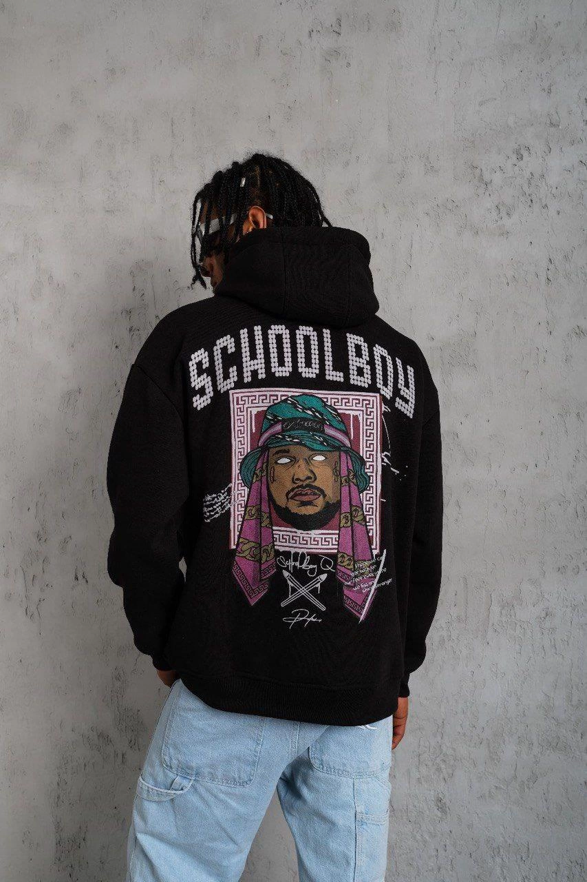 سويت شيرت رجالي بغطاء للرأس مطبوع عليه "SCHOOL BOY" - أسود