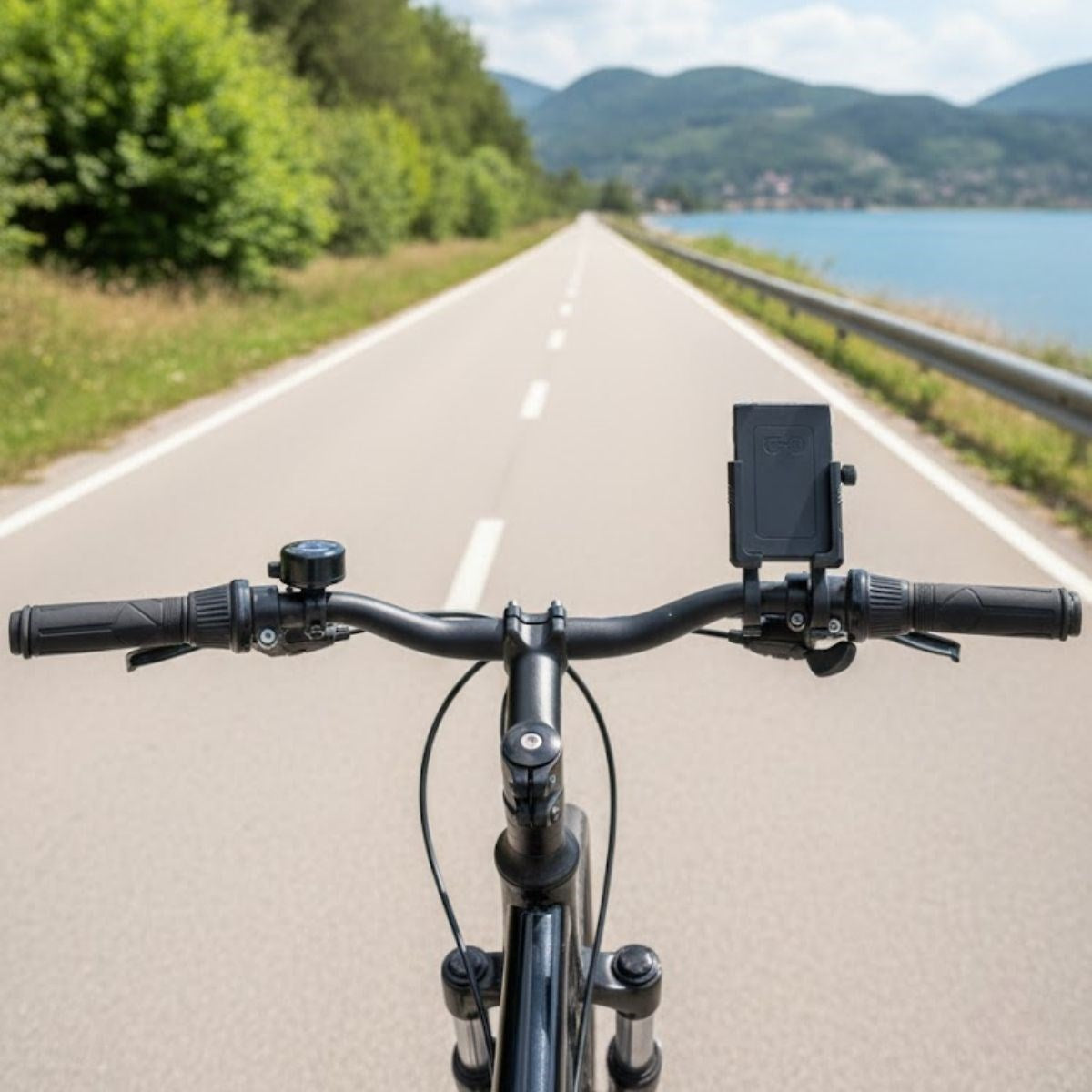 Evrensel Motosiklet Telefon Tutucu - Kaymaz, Kilitlenebilir Güvenli Tutuşlu, 360° Ayarlanabilir Gidon Bağlantılı Akıllı Telefon Aparatı (5347)