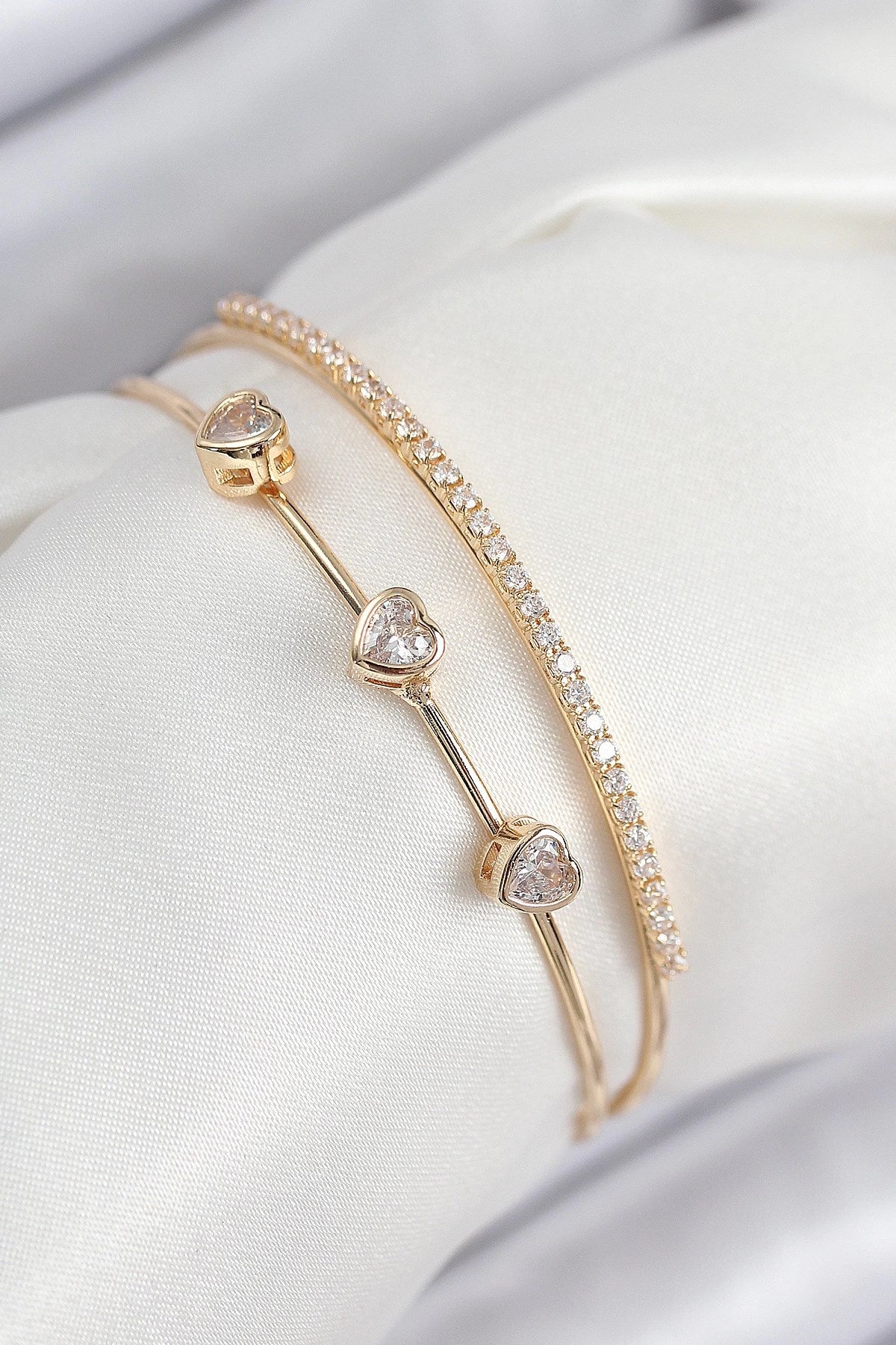 Mey İthalat® Pirinç Zirkon Taşlı Kalp Model Gold Renk Kadın Bileklik