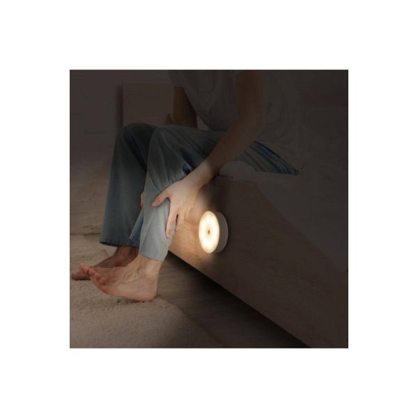 مصباح LED بمستشعر حركة