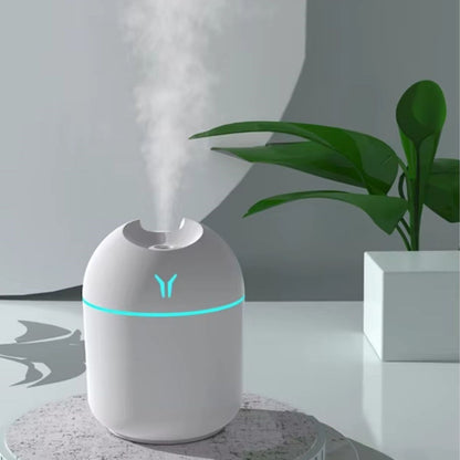 جهاز ترطيب الهواء والغرفة بضوء LED سعة 220 مل 8x8x10 سم، يقلل من جفاف الهواء ويوفر تجربة العلاج العطري (5347)