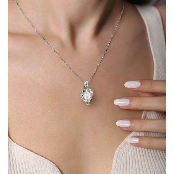 Pearl in Oyster Necklace
