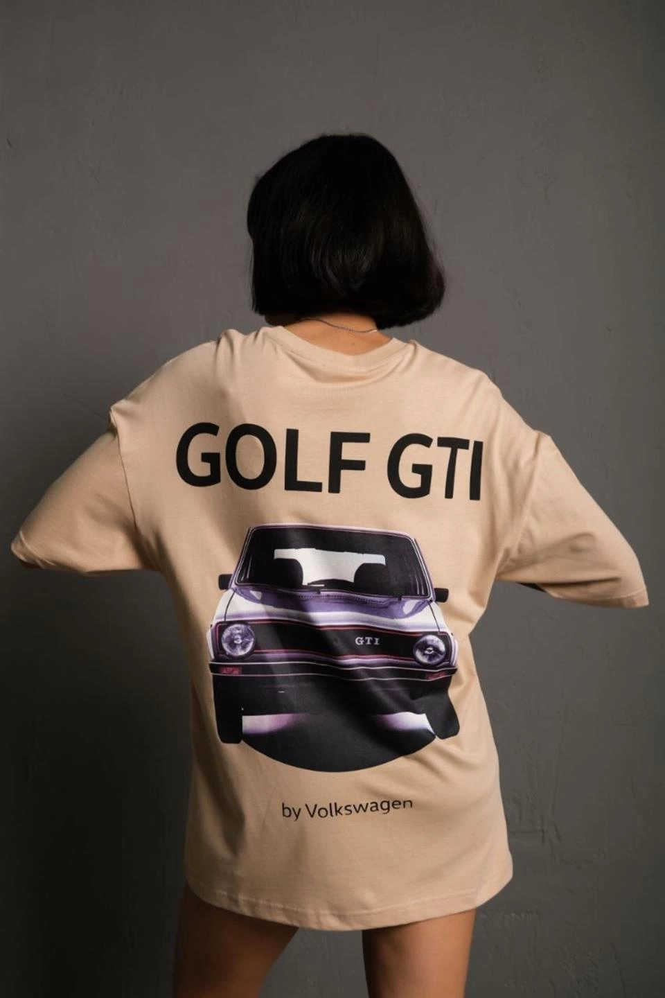 Kadın Oversize Baskılı Tişört - Golf GTI Retro Araba Desenli, Ön & Arka Dijital Baskı, Sokak Modası Stil - Bej