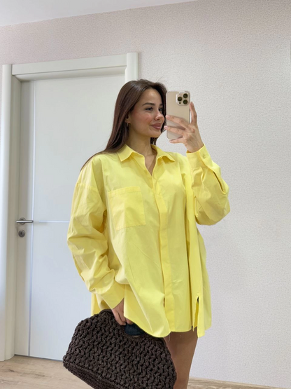 قميص بوبلين نسائي بياقة وشق جانبي وتفصيل بنس في الخلف - أصفر