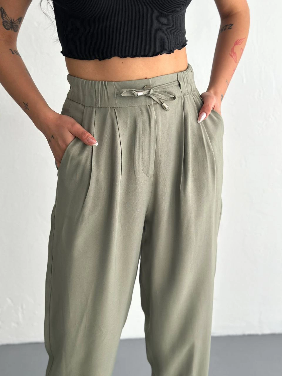 Women's High Waisted Tie-Waist Pocketed Relaxed Leg Trousers - Water Green