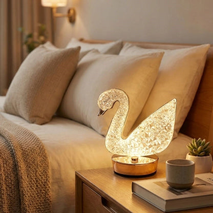 Kuğu Model Kristal LED Masa Lambası - Dokunmatik, 3 Renk Işık Modlu, Şarjlı Mini Dekoratif Gece Lambası (5347)