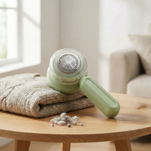 Lint Remover with Charge Indicator