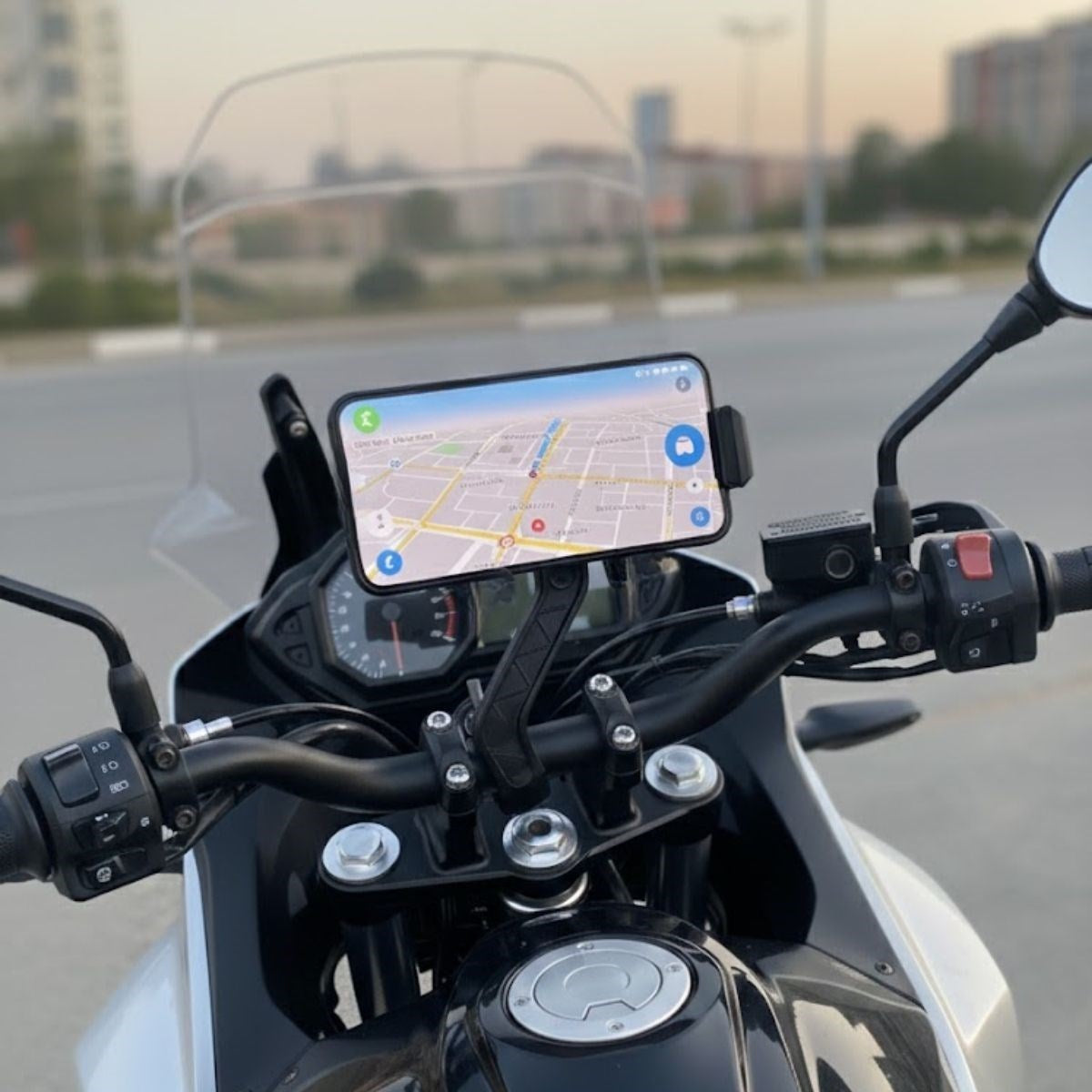Motosiklet Gidon Telefon Tutucu-360° Döner, Kaymaz Sabitleme Sistemli, Sarsıntı Önleyici Telefon Tutucu Aparat (5347)