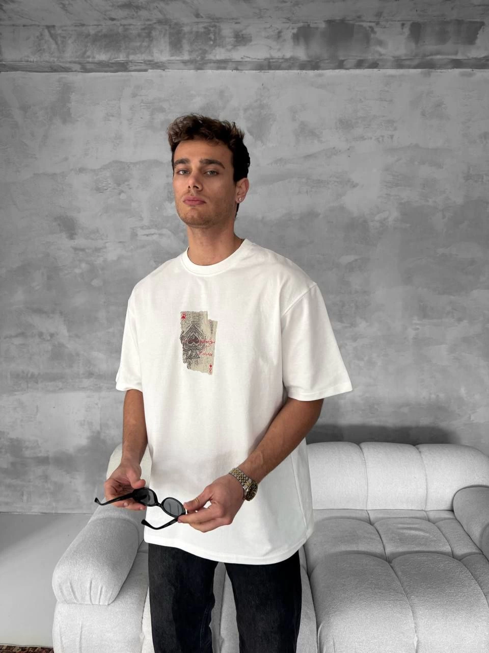 تي شيرت برقبة دائرية كبير الحجم بطباعة أمامية وخلفية - أبيض